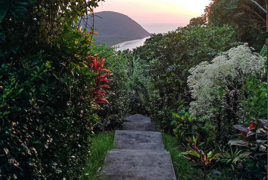 Voyages itinérants Guadeloupe - Basse-Terre - Deshaies - Trois-Rivières - Grande-Terre - Sainte-Anne
