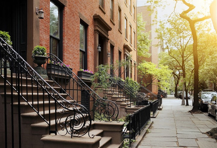 Rue et immeuble à Brooklyn