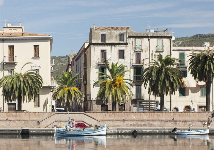 Ville de Bosa en Sardaigne