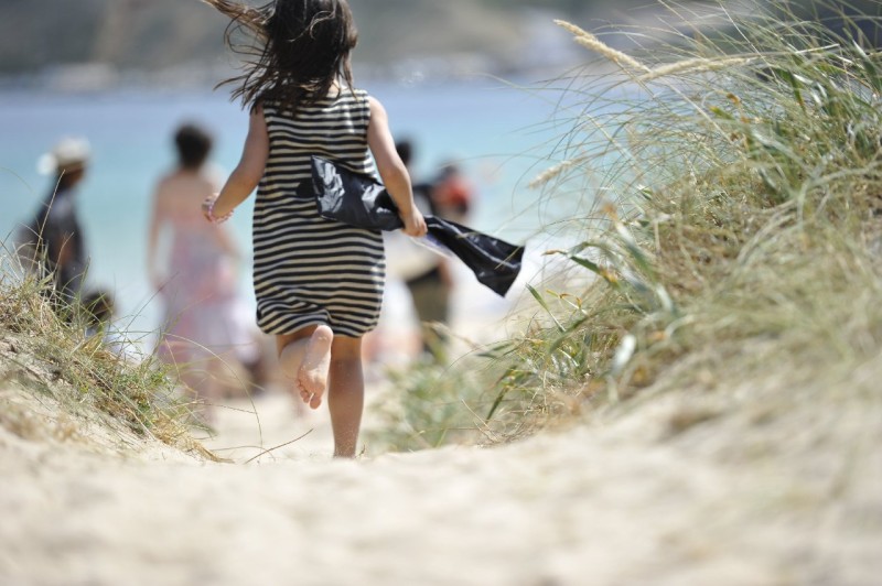 Enfant qui jou en Algarve