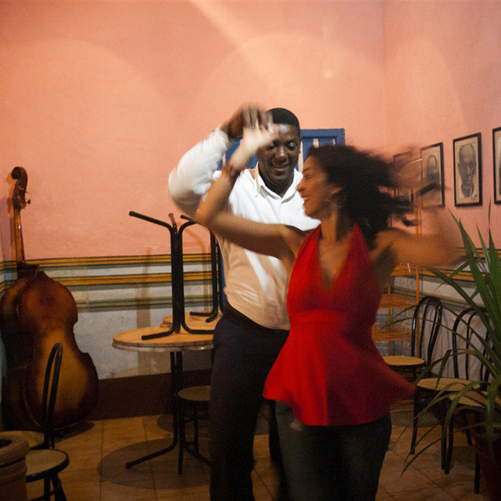 couple qui danse à Cuba