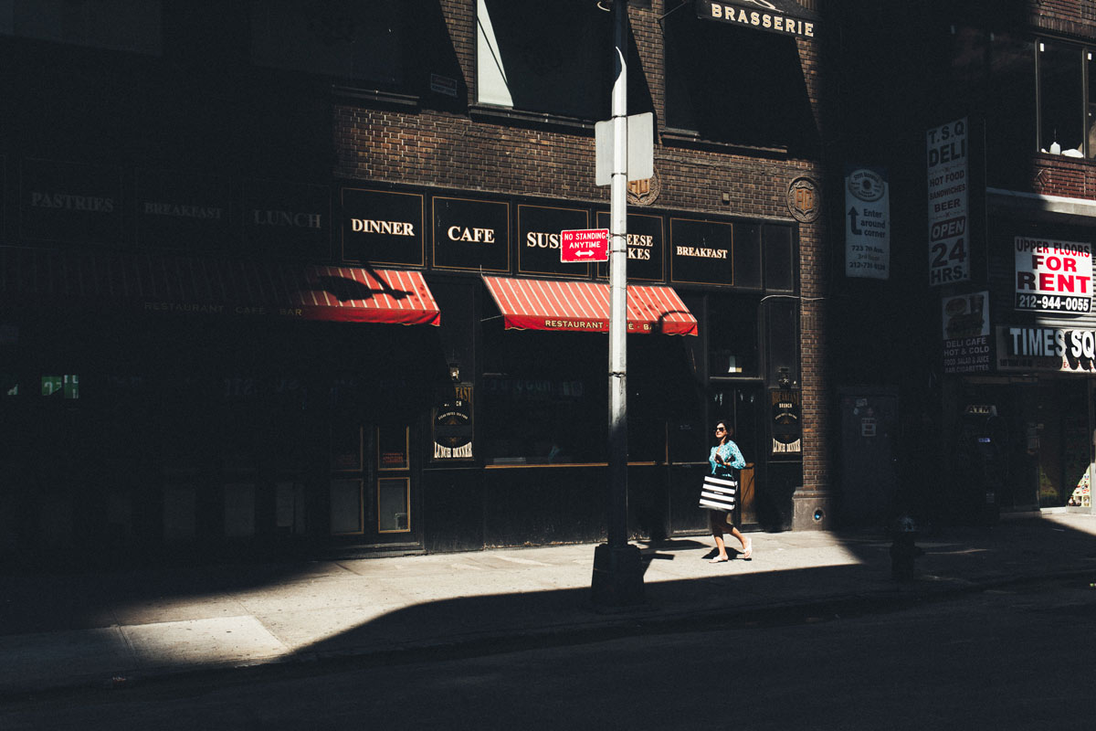 Femme dans les rues de NYC